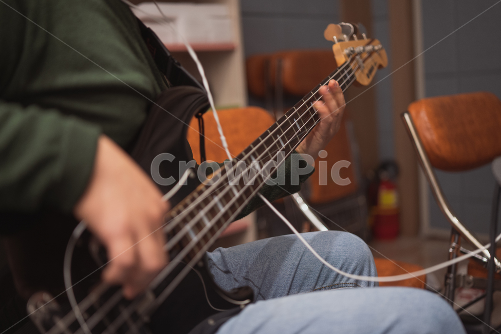 악기,연주,음악,instrument,music,사람,인물,인간,human,person,예술,art,악기,음향기기,musical instrument,musical equipment