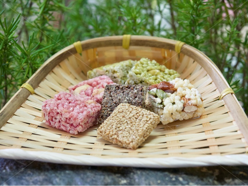 강정,한국음식,식품,한식,한국문화,음식,한국,배경,음식문화,웰빙,문화,아시아,아시아음식,접시,전통,설날,추석,젓가락,추석음식,설날음식,명절,명절음식,한국과자,전통과자,과자,한국전통과자,깨,깨강정,음식,식재료,요리,food,cook,meal,dishes,food reserves,한식,한국음식,한국요리,korean food,korean dishes,korean meal,korean cook,디저트,간식,후식,dessert,snack