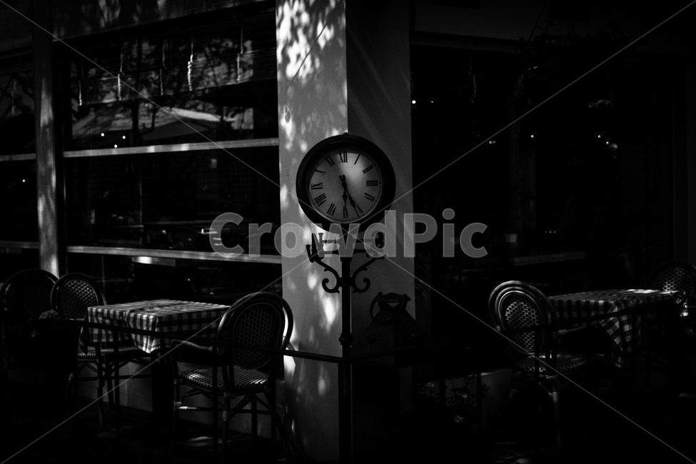 흑백,감성,시계,그림자,빛,감성사진,배경,배경화면,대칭,흑백,모노톤,monochrome,black and white,인테리어,실내디자인,interior design