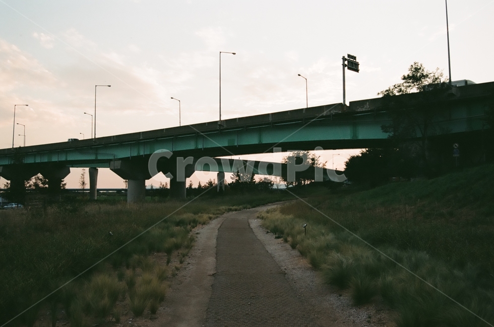산책로,다리,풍경,노을,산책,자연,풍경,nature,landscape,road,도로,freeway,고속 도로,overpass,고가 도로,bridge,building,건물
