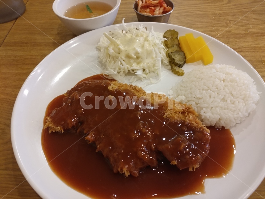 돈까스,밥,백반,샐러드,튀김,요리,소스,양념,돼지,고기,육,식사,음식,식재료,요리,food,cook,meal,dishes,food reserves,육류,고기,meat