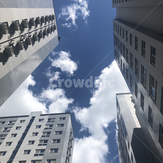 건물,구름,하늘,날씨좋음,여유,건축물,건물외관,exterior,building,structure,architecture,construction