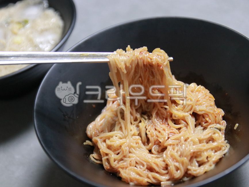 seasoning,Bibim Noodles,chopsticks,Bibim Naengmyeon,Korean,noodle,Cold noodles