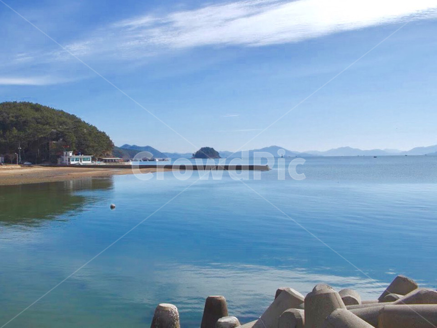 outdoors,옥외,land,땅,nature,shoreline,물,자연,sea,바다,ocean,대양,promontory,산,mountain,방파제