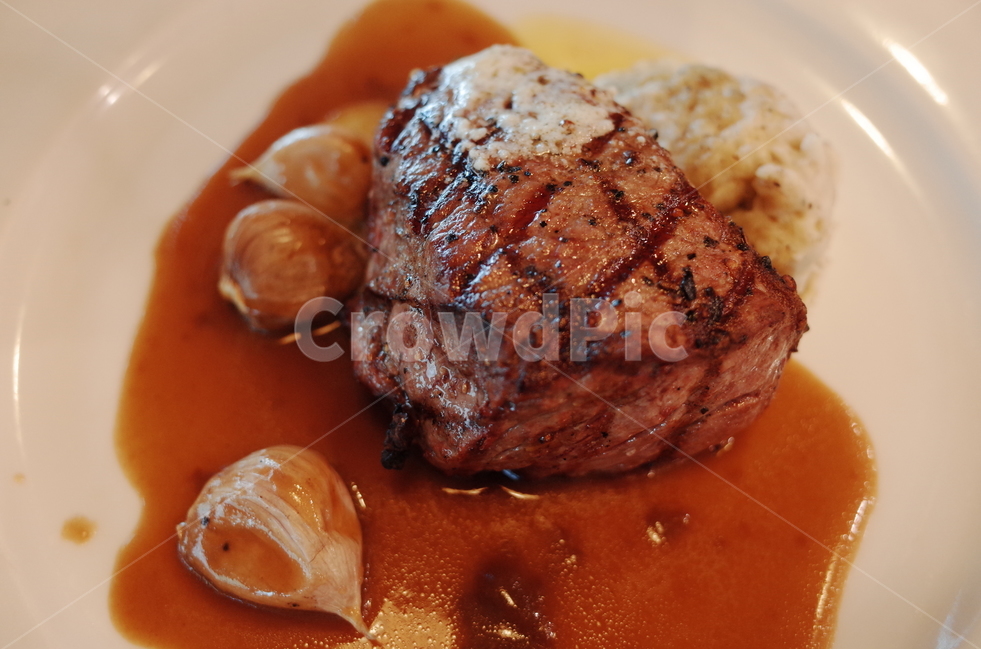 스테이크,고기,레스토랑,마늘,목살,steak,쇠고기,음식,식재료,요리,food,cook,meal,dishes,food reserves,육류,고기,meat,양식,서양음식,서양요리,western food,western dishes,western meal,western cook