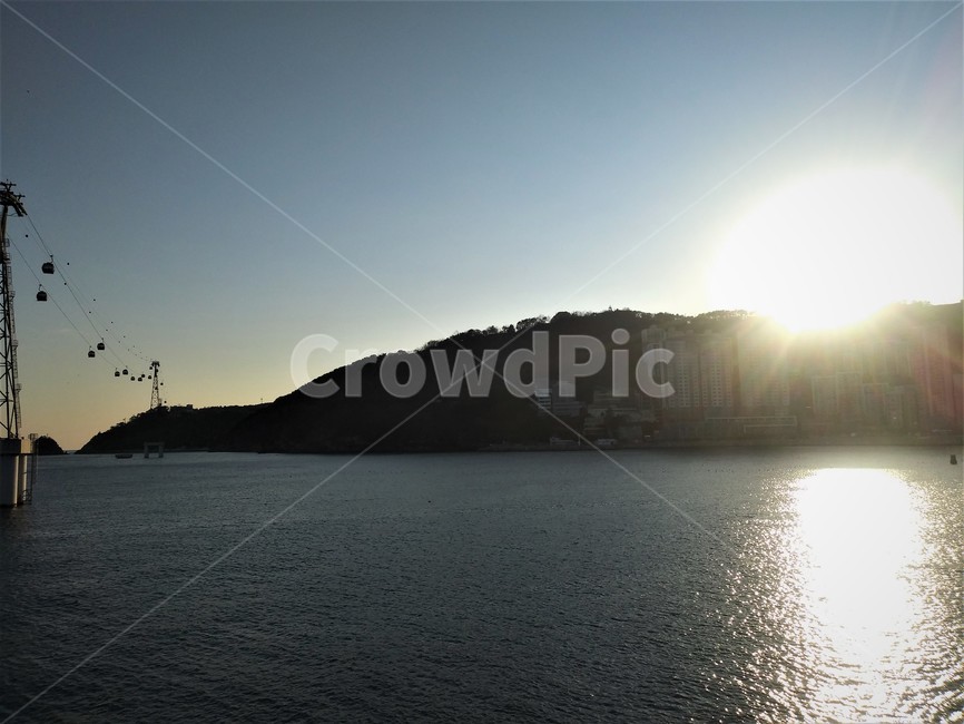 송도,해질녘,바다,부산,송도해상케이블카,야경,노을,겨울바다,감성사진,등대,배경,자연,풍경,힐링,낭만,자연,풍경,nature,landscape,flare,플레어,light,빛,outdoors,옥외,water,물,sunlight,햇빛