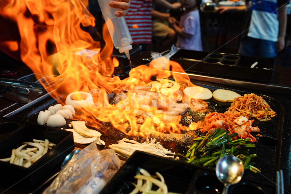 음식,요리,삼겹살,고기,불,fire,구이,감성,식재료,한국음식,food,cook,식품,meal,식사,음식,식재료,요리,food,cook,meal,dishes,food reserves,육류,고기,meat