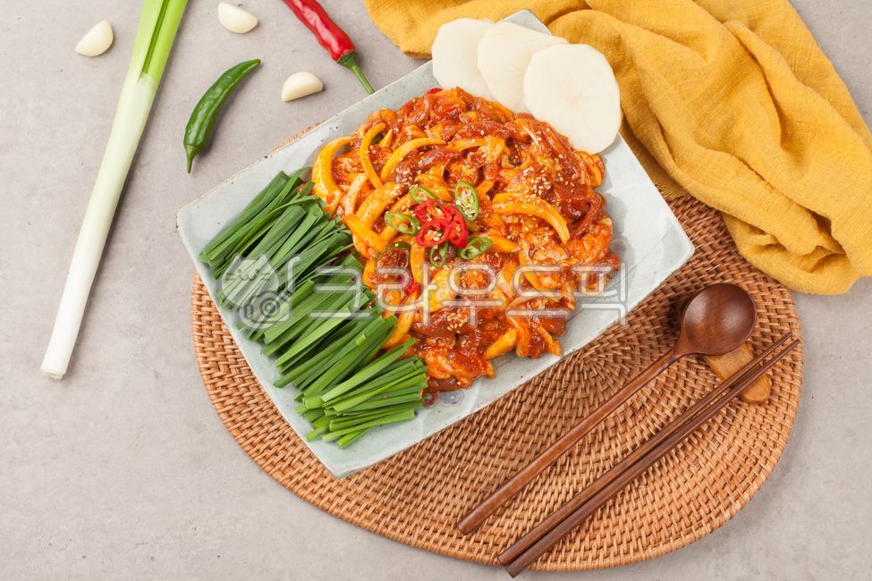 보양식,오리고기,오리,오리주물럭,육류,음식주물럭,채소,오리구이