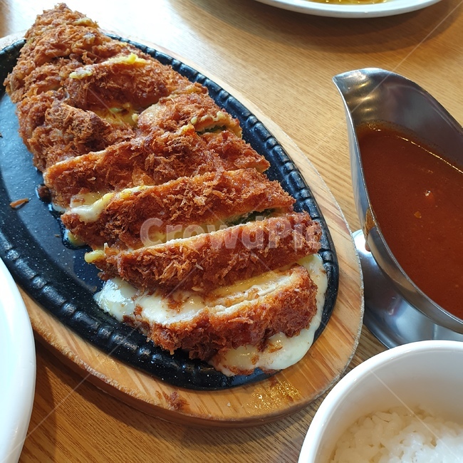 양식,돈까스,치즈돈가스,고구마치즈돈가스,cut,cheese,porkcutlet