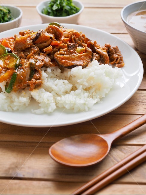 Formally,Jeyuk Rice Bowl,rice bowl,lunch,Stirfried pork,chopsticks,Korean,pork,rice,Lunch,side dish,meal,korea,Korean food,Spoon,meat,Miso soup