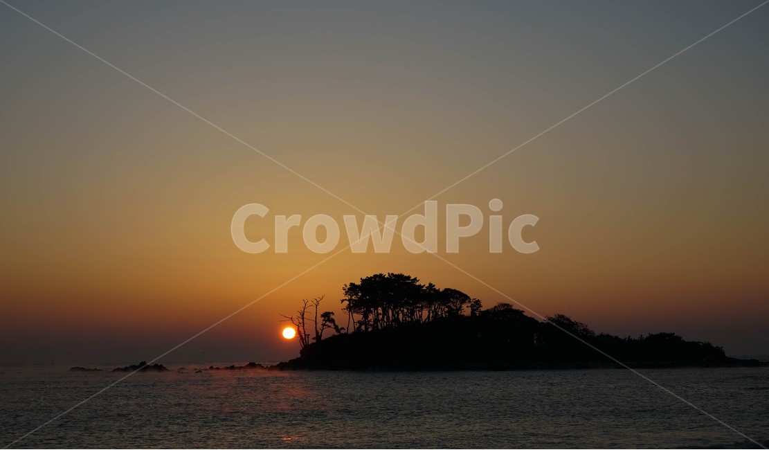 일출,해돋이,여명,바다,동해,풍경,새벽빛,태양,자연,풍경,nature,landscape,outdoors,옥외,sky,하늘,sunset,일몰,dusk,황혼,dawn,새벽,red sky,붉은 하늘