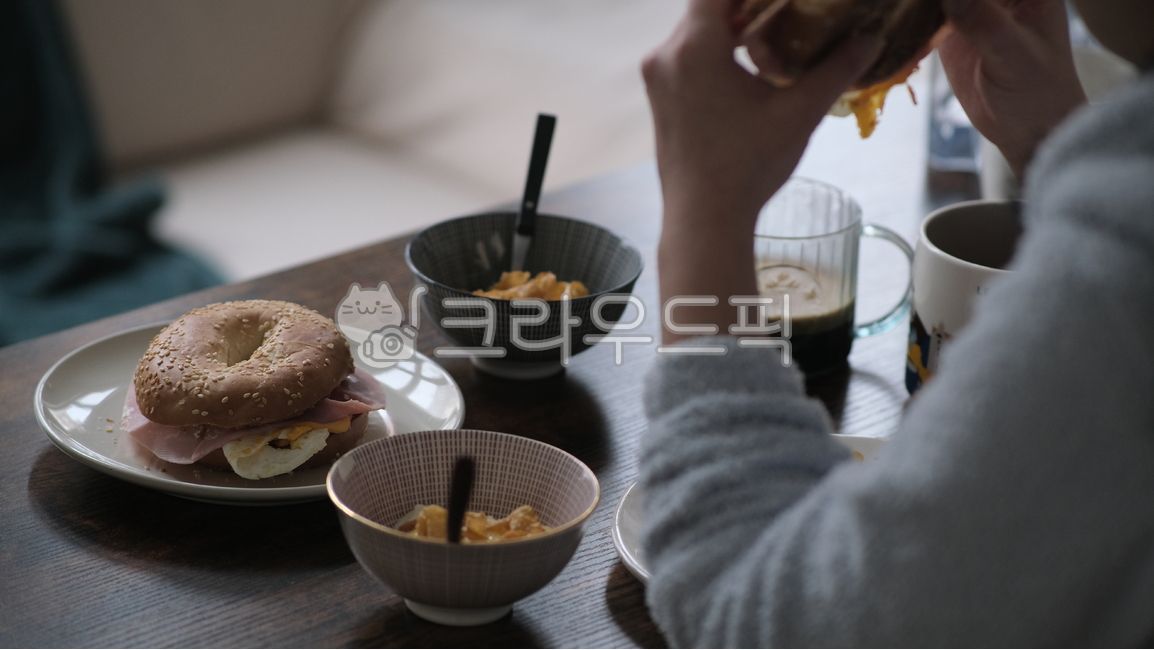 yogurt,Greek yogurt,egg,hamburger,cheese,burger,ham,Cheddar Cheese,bread,sandwich,food,Bagel Sandwich,cereal,coffee,capsule coffee,breakfast,bagel,Starbucks,cup