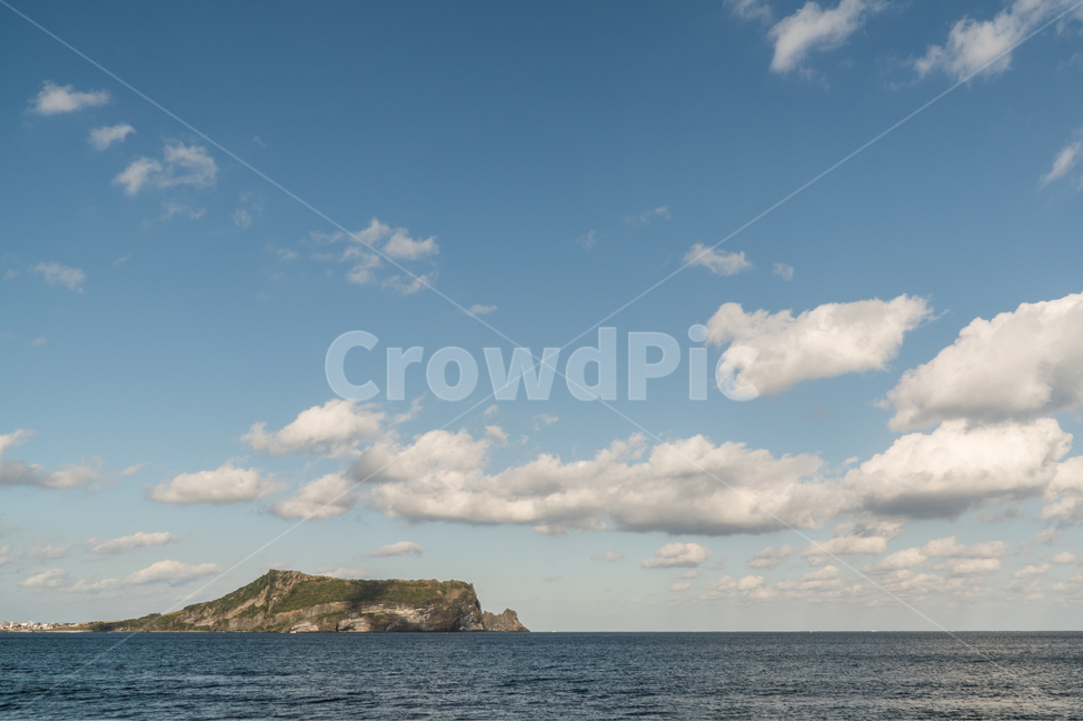 하늘,바다,구름,파란하늘,파랑,제주도,제주,sea,jeju,감성사진,자연,풍경,색깔,색상,색채,sesson,여름,감성,sensible,neture,성산일출봉