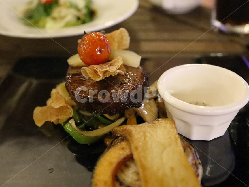 스테이크,음식,식사,meal,steak,소고기,안심,안심스테이크,고기,육류,채소,음식,식재료,요리,food,cook,meal,dishes,food reserves,양식,서양음식,서양요리,western food,western dishes,western meal,western cook