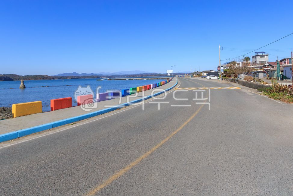 Sacheon Rainbow Coastal Road,Rainbow Coastal Road,Yi Sun-sin Sea Road Course 2,First Turtle Ship Road,Coastal Road,Road,Road,Coast,Asphalt,Sea,Water,Blue,Blue,Outdoor,Outdoor,Nature,Landscape,Countryside,Gyeongnam,Gyeongsangnam-do,Sach