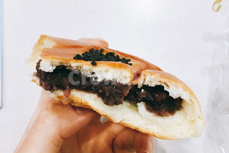 단팥빵,빵반쪽,팥빵,단팥,빵,음식,식재료,요리,food,cook,meal,dishes,food reserves,빵,bread