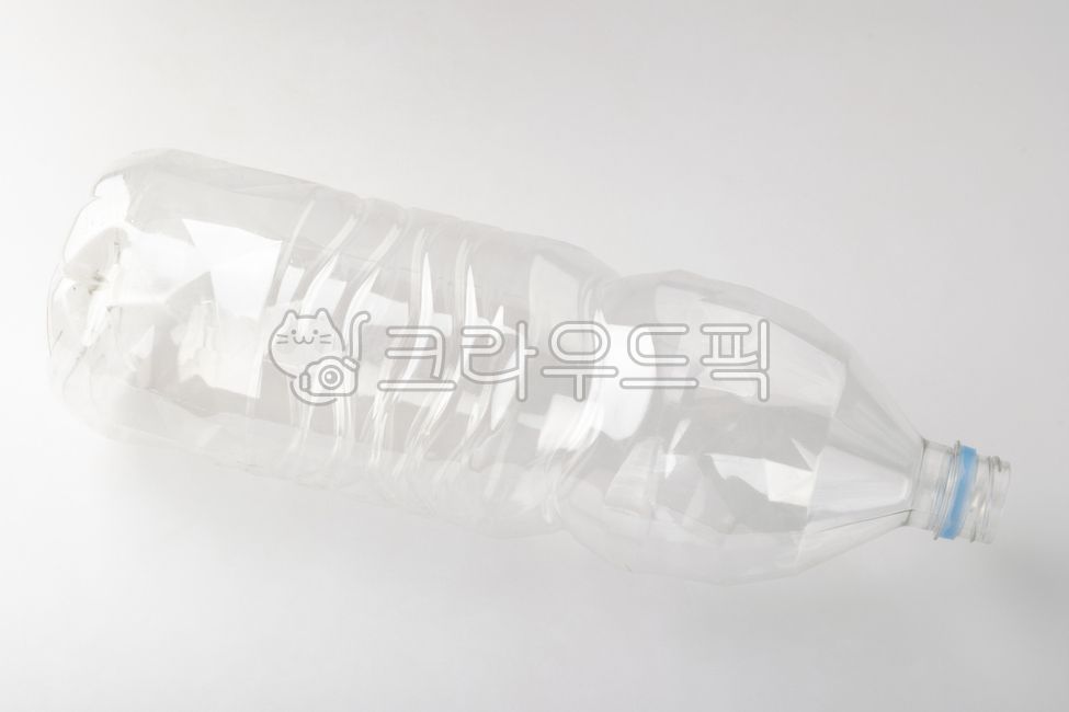 병,플라스틱,재활용,쓰레기,휴지통,환경,오염,낭비,제품,음료,물,에코,절약,합성수지,용기,포장