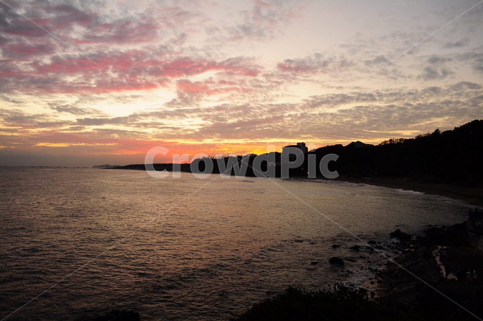 바다,노을,바닷가,하늘,구름,섬,해수욕장,자연,풍경,nature,landscape,outdoors,옥외,dusk,황혼,sunset,일몰,sky,dawn,새벽,red sky,붉은 하늘