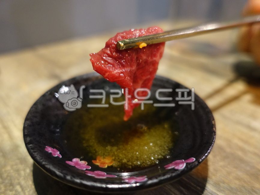 육회,육사시미,뭉티기,육사시미기름장,기름장,신선한육사시미,신선한고기,신선한육회,육회기름장