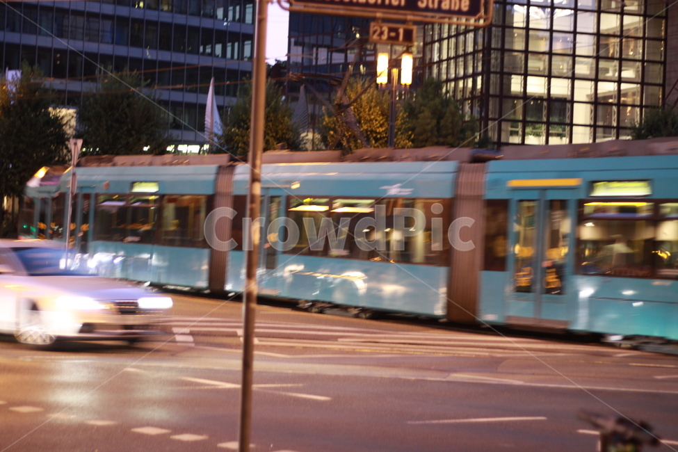 지하철,차,도로,신호등,도시,도시,풍경,city,landscape,교통,교통수단,traffic,transportation