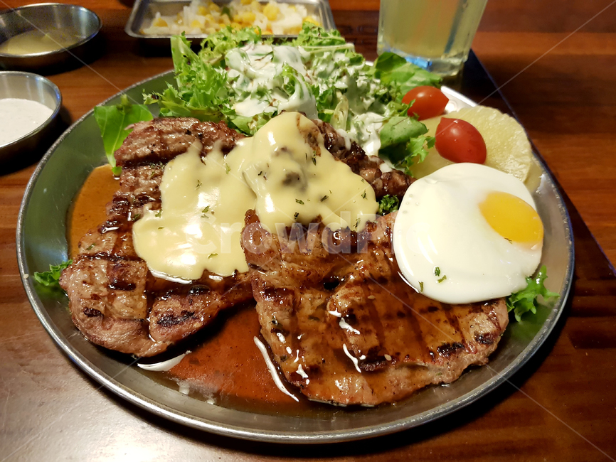 스테이크,스테이크요리,요리,steak,food,음식,고기,플래이팅,플레이팅,데코레이션