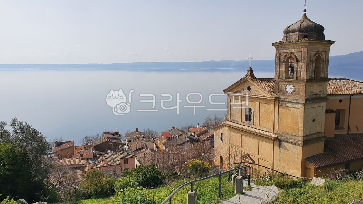 roof,bracciano,trevignano,nature,building,Roman scenery,european countryside,Rome,medieval village,Trevignano,steeple,near rome,sight,european scenery,Italy,Brazzano,lake,Lake Brazzano,tower
