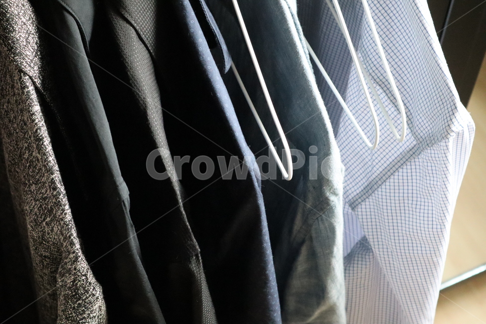 옷,옷장,옷방,정렬,감성,셔츠,바지,재킷,코트,니트,clothes,wardrobe,closet,array,lineup,shirt,pants,jacket,coat,knitwear