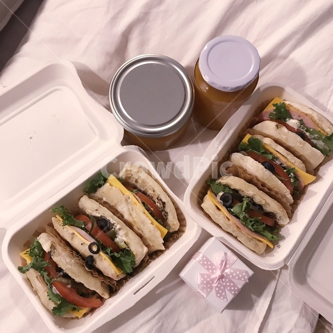 샌드위치,간식,브런치,아침,빵,음식,식재료,요리,food,cook,meal,dishes,food reserves,아침식사,조식,브런치,breakfast,brunch