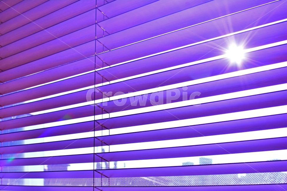블라인드,빛,리듬,패턴,보라색,바이올렛,퍼플,purple,violet,라이트,light,sunlight,라인,줄무늬,환상,가림막,그늘,shadow,blind,shade,빌딩,건물,비즈니스,사업,business,service,work,인테리어,실내디자인,interior design