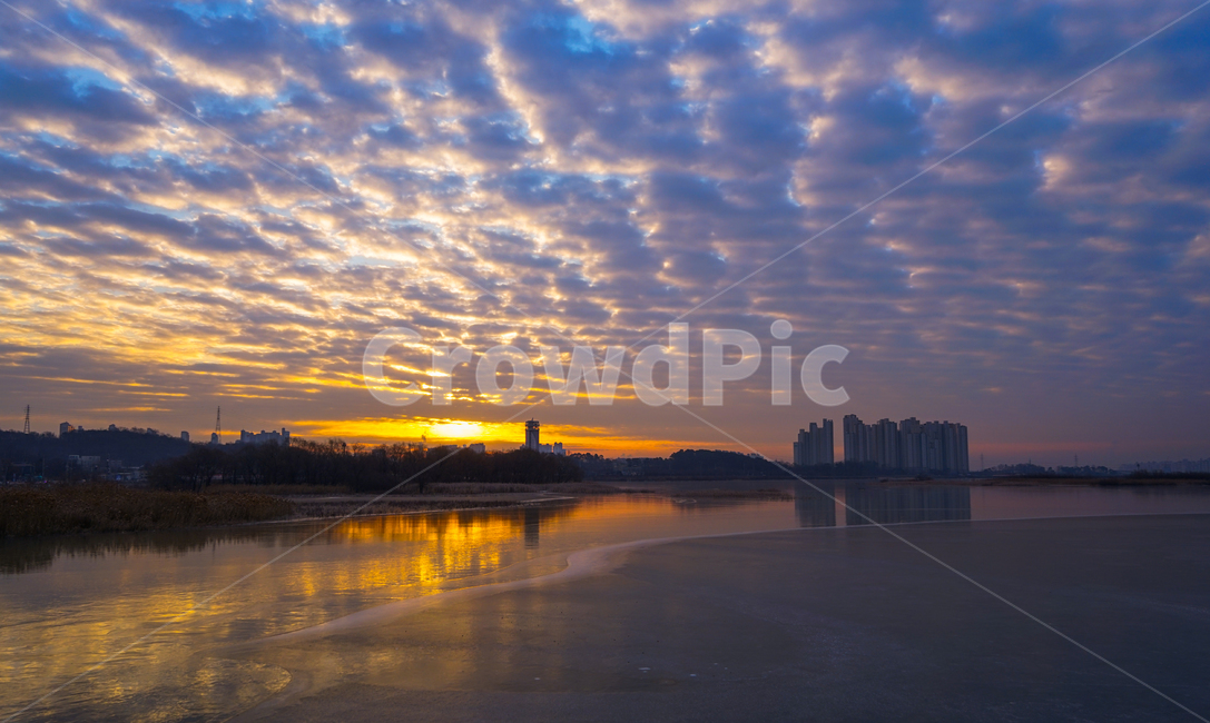 새해,기해년,1월1일,2019년,첫태양,일출,풍경,해돋이,호수,반영,투영,하늘,구름,여명,도시,풍경,city,landscape,한국도시풍경,한국도시경관,korea cityscape,nature,자연,outdoors,옥외,dusk,황혼,dawn,새벽,red sky,붉은 하늘,sky,sunset,일몰