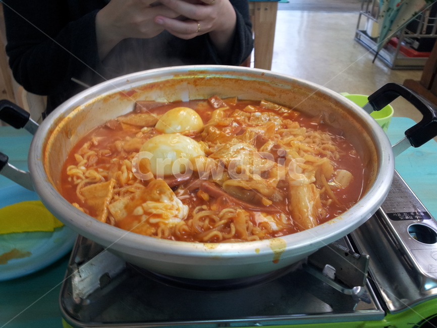 라볶이,떡복이,분식,매운음식,음식,음식배경,음식재료,식재료,식기,그릇,식사,점심식사,저녁식사,먹방,맛집,요리,요리법,조리,조리법,메뉴,food,cook,meal,dishes
