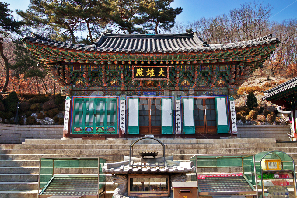 대웅전,법당,1870년,서울시유형문화재제65호,화계사,우이동,불교사찰,사찰,삼각산,한국전통,한국문화,korean traditional,korean culture,종교,신앙,religion,belief,faith,건축물,건물외관,exterior,building,structure,architecture,construction