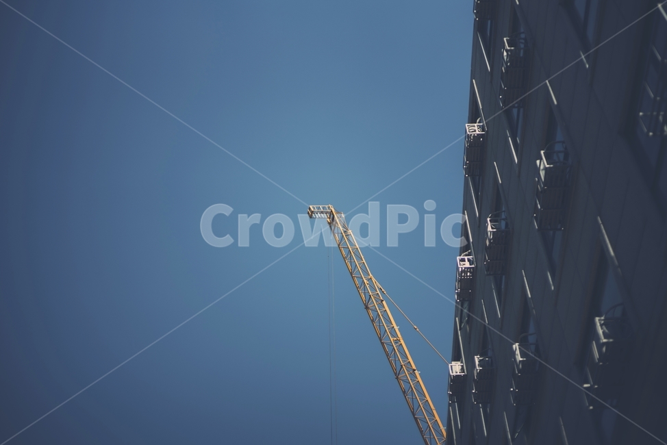 크레인,하늘,대비,건물,공사,도시,산업,industry,industrial,건설업,건축업,construction industry,건축물,건물외관,exterior,building,structure,architecture,construction