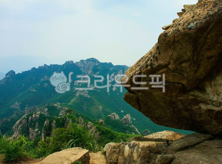 sky,A national park,famous mountain,nature,cliff,summer mountain,tree,slope,fresh green,rock wall,rock,cloud,Wolchulsan Mountain,mountain,Made in Korea,outdoors,summer scenery