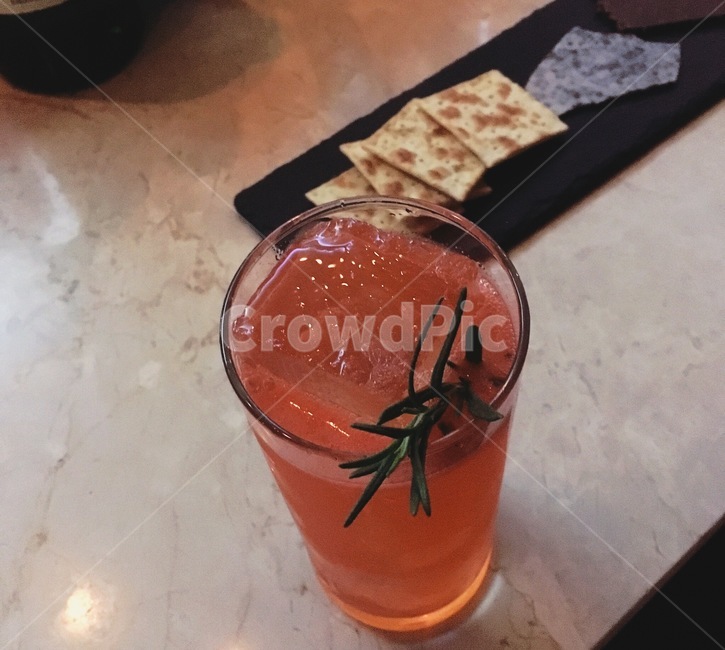 칵테일,크래커,로즈마리,자몽칵테일,비스켓,유리잔,cocktail,bar,음료,술