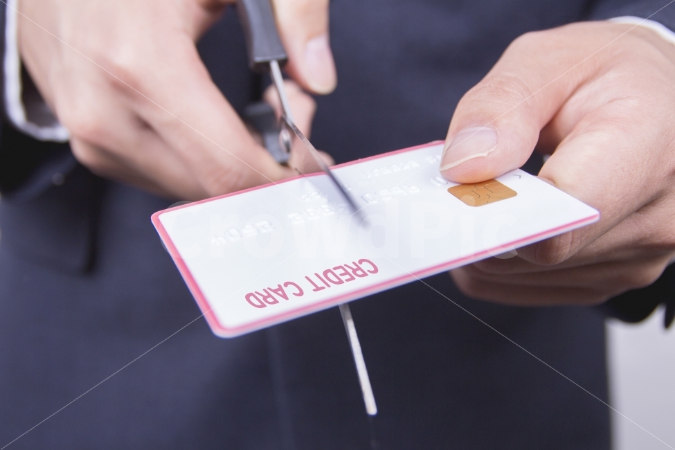 male hand,cut,recognition,remove,banking,loss,bank,defect,bankbook,payment,savings,man,credit,Damage,destruction,hand,chip,corporation,account transfer,creditcard,scissors,square,plastic,check card,transfer,money,stop,cutting,rectangle,expiration,credit c