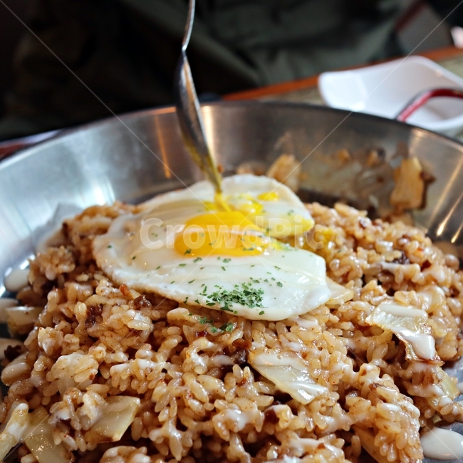 food,음식,breakfast,아침밥,볶음밥,계란,달걀반숙,필라프