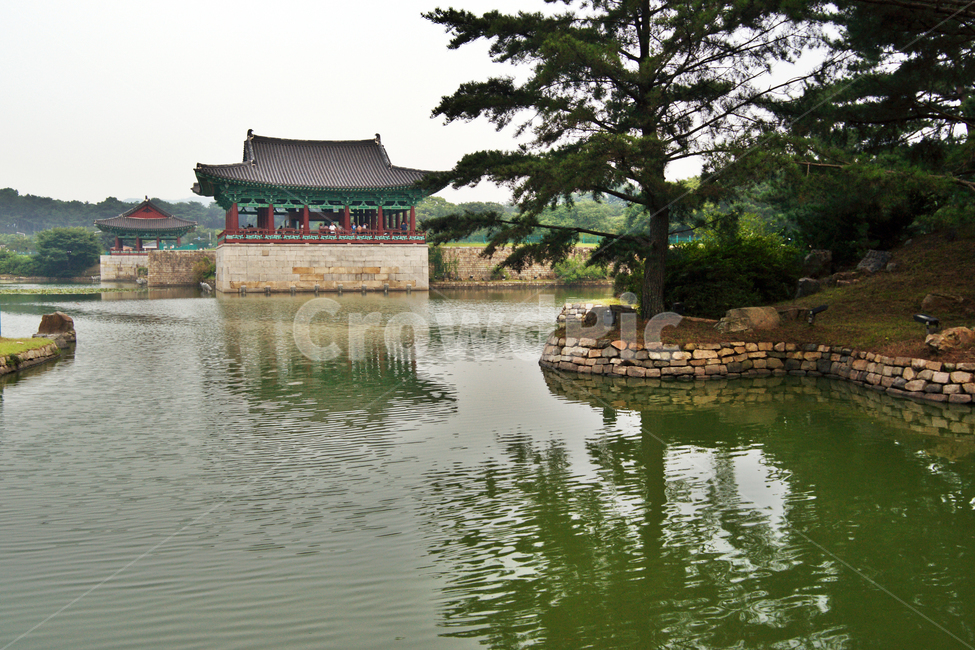 안압지,경주,전각,동궁과월지,고건축,신라,유적지,연못,풍경,한국전통,한국문화,korean traditional,korean culture,랜드마크,landmark,tourist attraction,한국랜드마크,한국관광지,한국명소,korea landmark,korea tourist attraction,건축물,건물외관,exterior,building,structure,architecture,construction