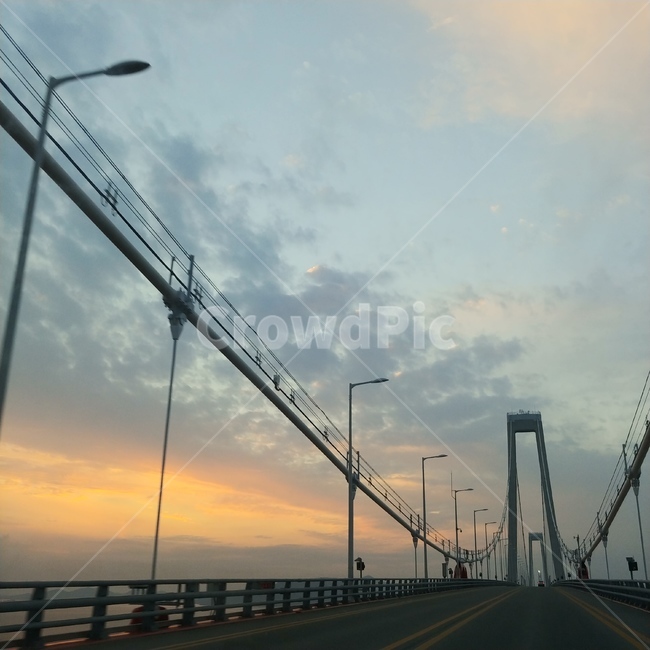 다리,대교,노을,구름,저녁노을,주황색,하늘색,도로,freeway,highway,고속도로,road