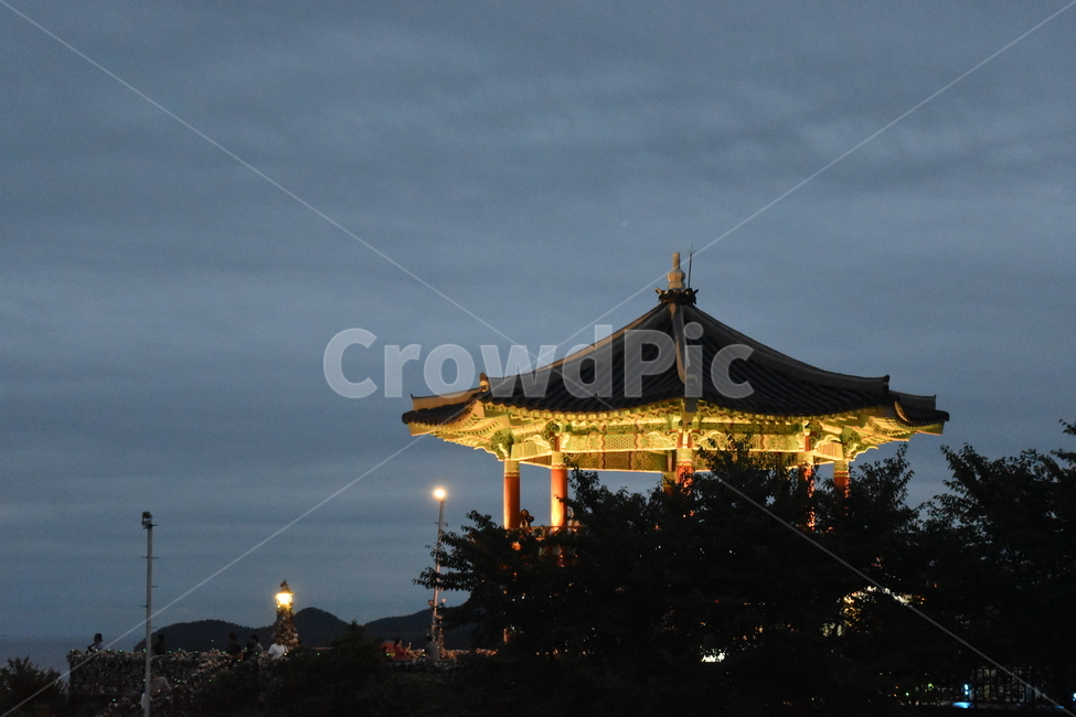전망대,gazebo,망루,가로등,흐림,한국야경,한국적,한국적인,streetlamp,streetlight,nightview,nightscene,야경,밤,풍경,nightscape,night,landscape,한국전통,한국문화,korean traditional,korean culture,건축물,건물외관,exterior,building,structure,architecture,construction