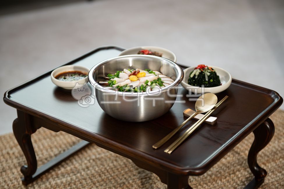 영양밥,영양솥밥,전복,전복솥밥,한식,한상,음식,영양식,식단,몸보신,간장,양념장,반찬,숟가락,젓가락