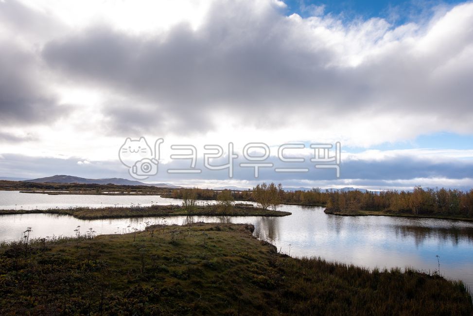 northeurope,A national park,Overseas,nationalpark,Iceland,thingvellir,fall,sight,europe,nature,overea,iceland,Thingbelier,water,outdoors,North Europe,autumn,river,landscape