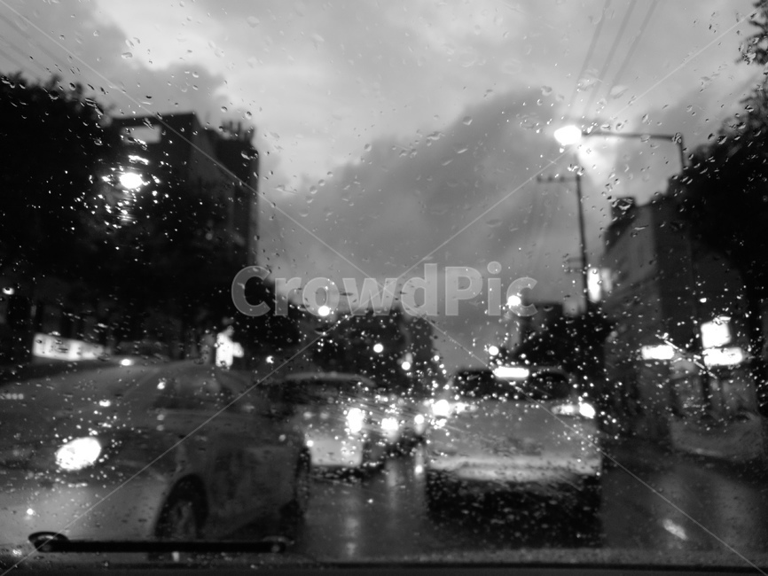 비오는날,비오는날차안,도로,차안,퇴근길,비,비오는날,rain,rainy,흑백,모노톤,monochrome,black and white