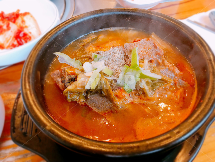 감자탕,뼈해장국,해장국,음식,국,식사,음식,식재료,요리,food,cook,meal,dishes,food reserves,한식,한국음식,한국요리,korean food,korean dishes,korean meal,korean cook