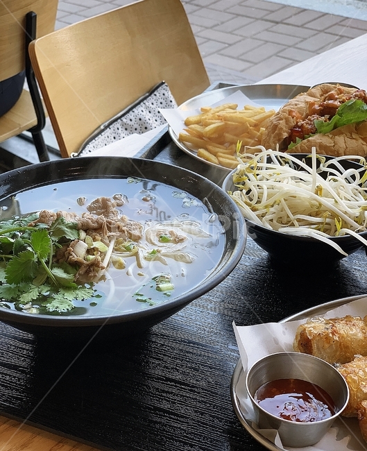 베트남음식,쌀국수,반미,짜조,음식,food,ricenoodle,noodle,숙주,고수,식사,점심,lunch
