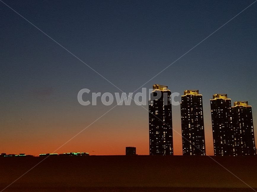 하늘,도시,석양,일몰,건물,도로,표지판,옥외,outdoors,자연,nature,sunset,road