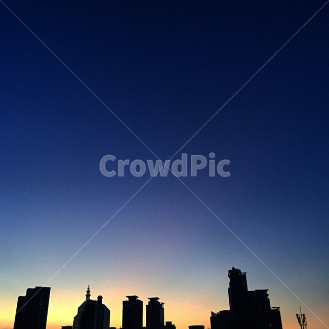 sky,atmosphere,vibe,sunrise,shadow,mood,line,backlight,building,structure,emotion,dawn,Sunrise,Emotion