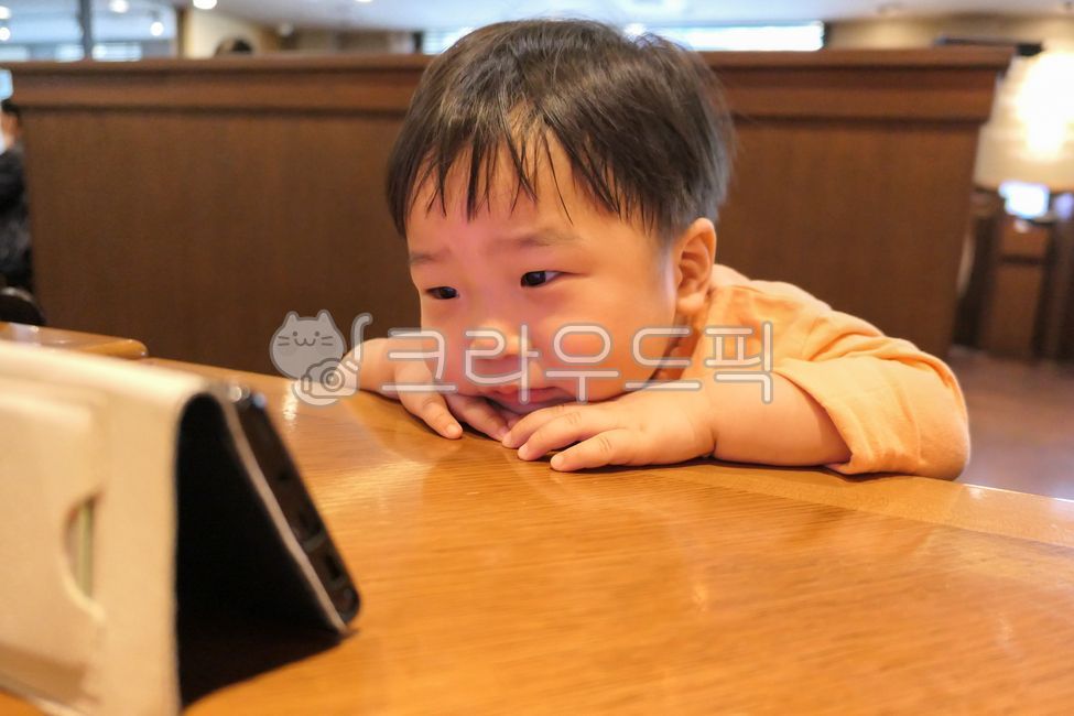 lovely,baby boy,Smartphone addiction,smartphone addiction,kid,overdependence,Electronics,Smartphone addiction in infants and toddlers,infant,cell phone,cute,Addicted,children,baby,Boys,Baby Smartphone Addiction,Smartphone