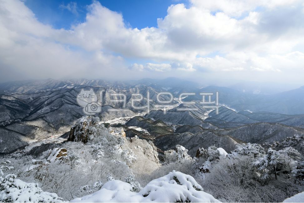 mountainrange,snow mountain,mountain,winter mountain,nature,Daedunsan Mountain,Daedunsan Winter,weather,winter
