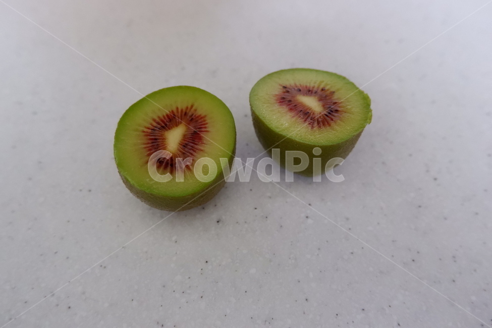 과일,키위,레드키위,후식,디저트,fruit,kiwi,redkiwi,dessert,food,음식,열매,plant,무화과키위,홍다래,제주과일,키위단면,레드키위단면,식물